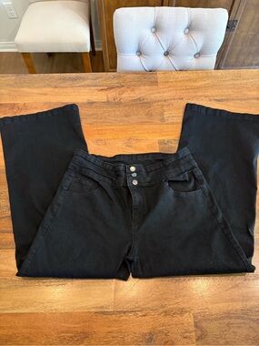 High-Rise Black Wide-Leg Jeans with Triple-Button Waist